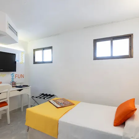 Globales Cortijo Blanco 3* מארבלה