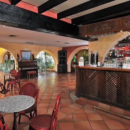 מלון Globales Cortijo Blanco 3*